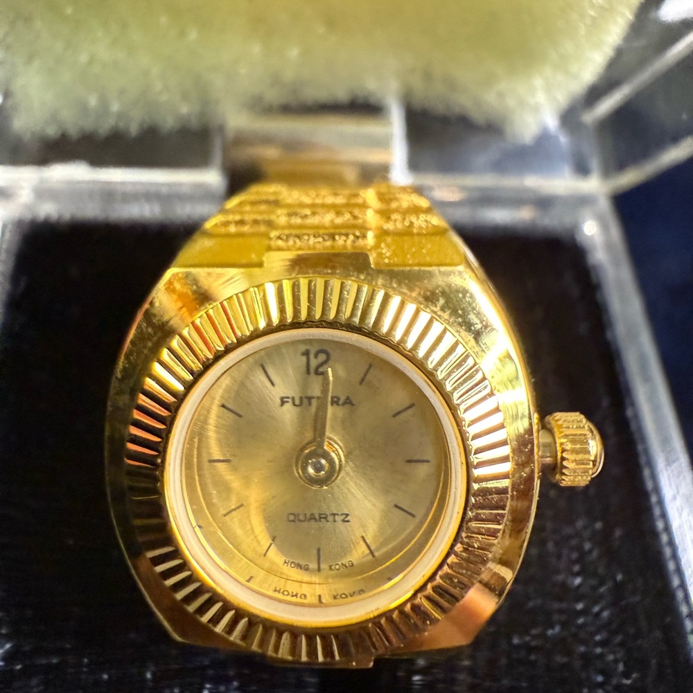 Futura Women's Quartz Watch RING!!